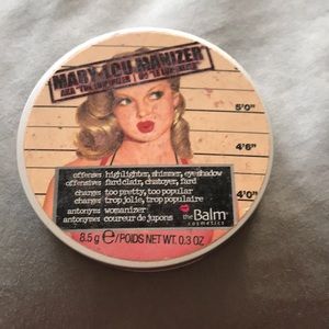Mary Lou Manizer Highlighter